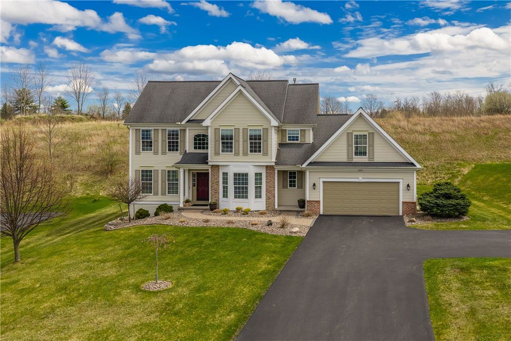 207 High Stone Cir, Henrietta, NY 14534