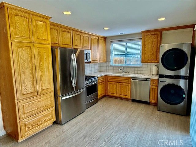 24378 Hartland, West Hills (los Angeles), CA 91307