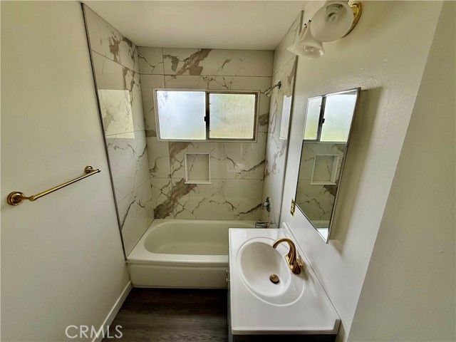 24378 Hartland, West Hills (los Angeles), CA 91307