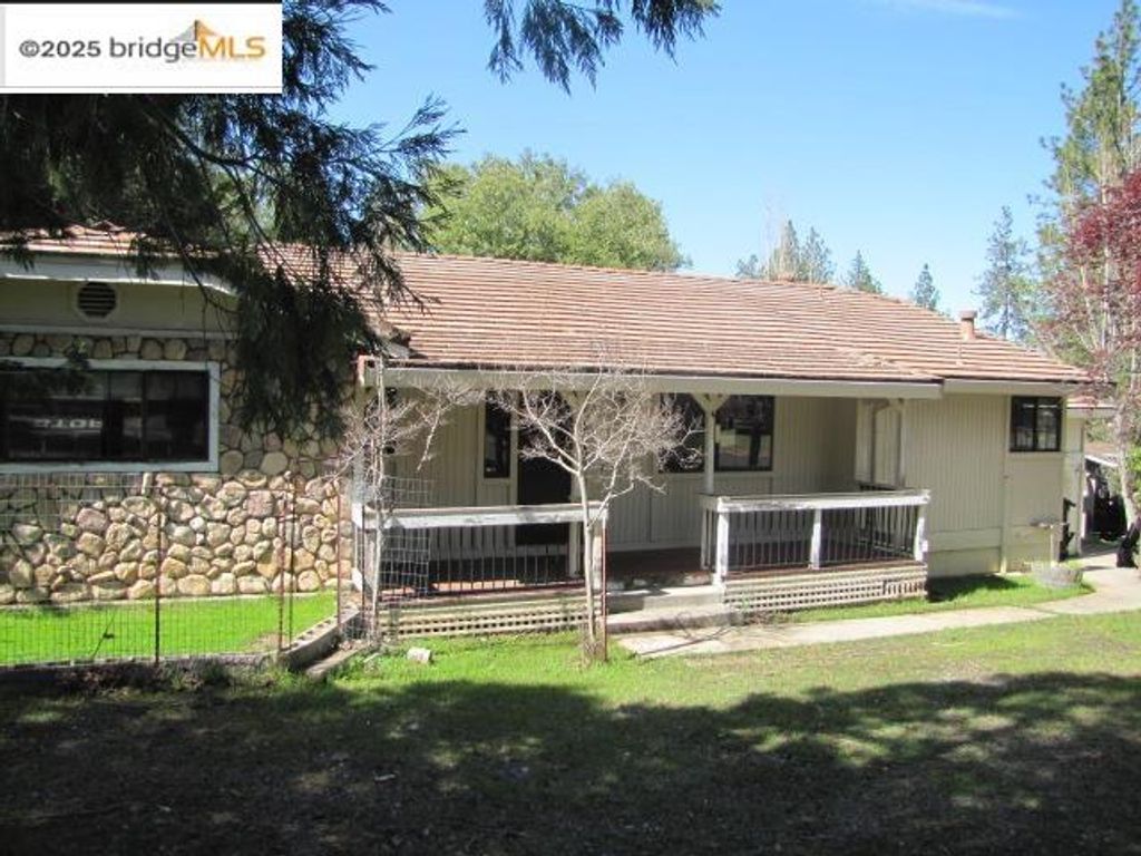 20280 Little Valley Dr., Groveland, CA 95321