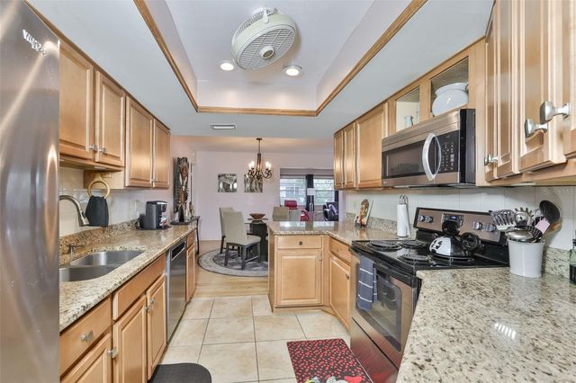 2001 HEATHFIELD CIRCLE 239, Sun City Center, FL 33573