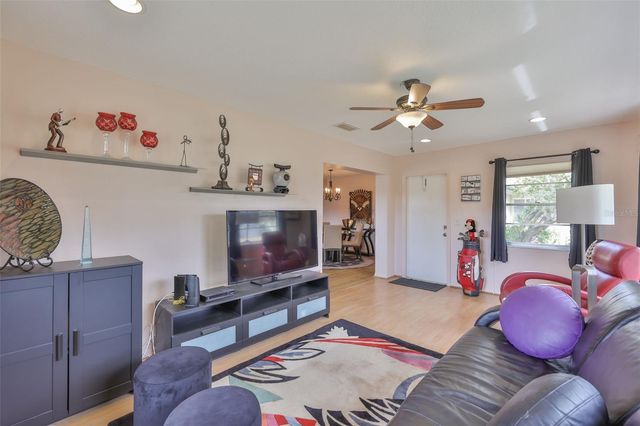 2001 HEATHFIELD CIRCLE 239, Sun City Center, FL 33573