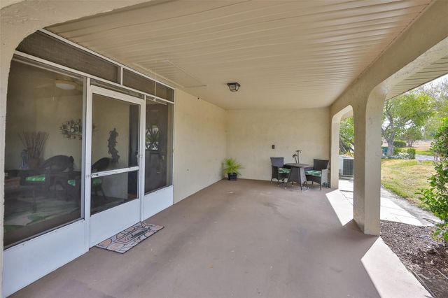 2001 HEATHFIELD CIRCLE 239, Sun City Center, FL 33573