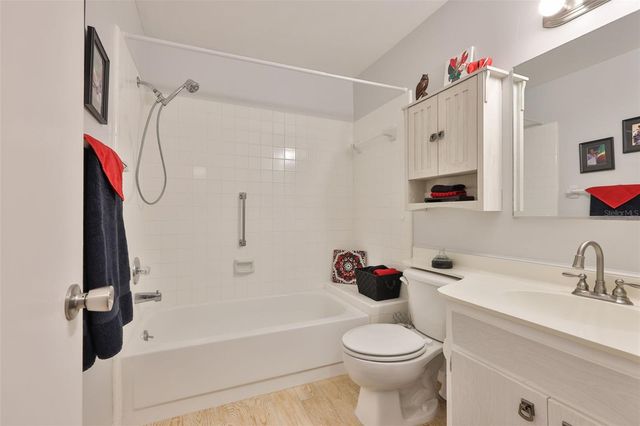 2001 HEATHFIELD CIRCLE 239, Sun City Center, FL 33573