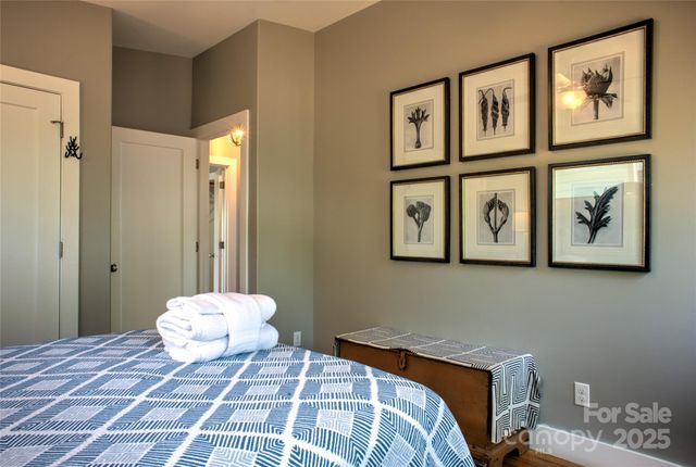 12 Upstream Way, Asheville, NC 28806