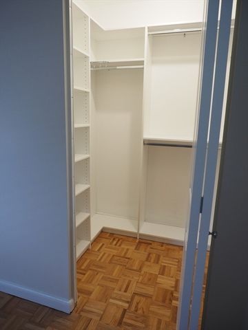 10 Longwood Dr 10, Andover, MA 01810