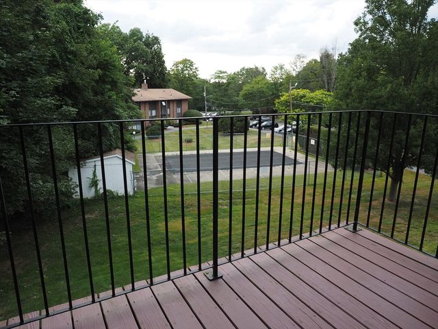 10 Longwood Dr 10, Andover, MA 01810