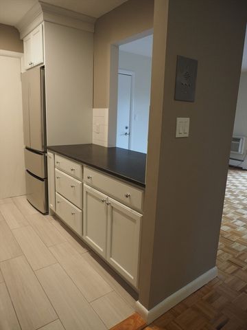 10 Longwood Dr 10, Andover, MA 01810