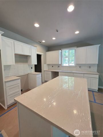 19601 95th Avenue E, Graham, WA 98338