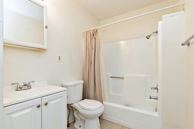 911 Leland Avenue, Des Moines, IA 50315