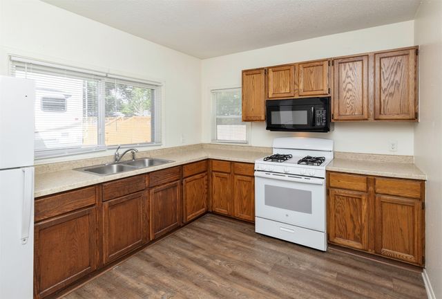 911 Leland Avenue, Des Moines, IA 50315