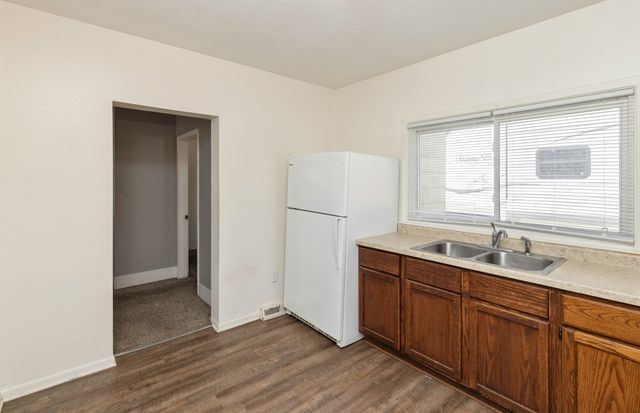 911 Leland Avenue, Des Moines, IA 50315