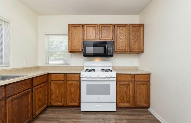 911 Leland Avenue, Des Moines, IA 50315