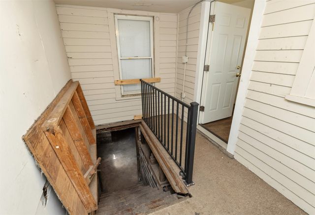 911 Leland Avenue, Des Moines, IA 50315