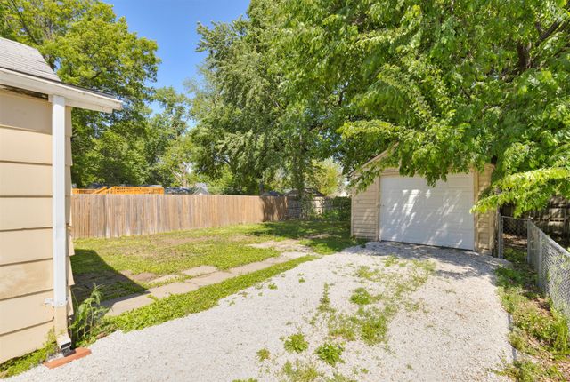 911 Leland Avenue, Des Moines, IA 50315