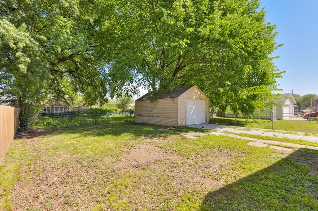 911 Leland Avenue, Des Moines, IA 50315
