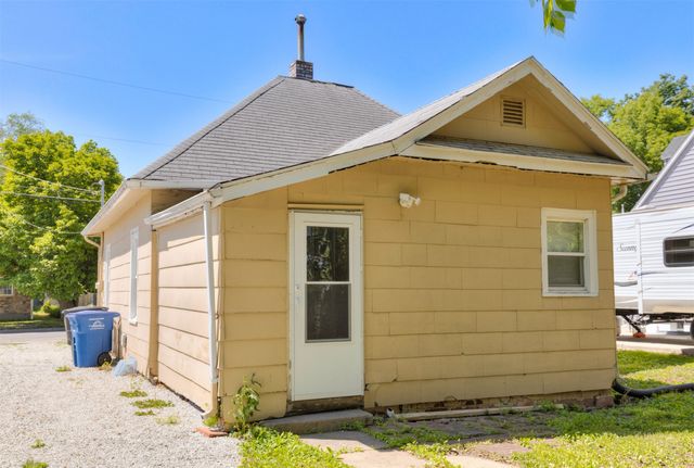 911 Leland Avenue, Des Moines, IA 50315