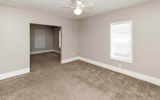 911 Leland Avenue, Des Moines, IA 50315