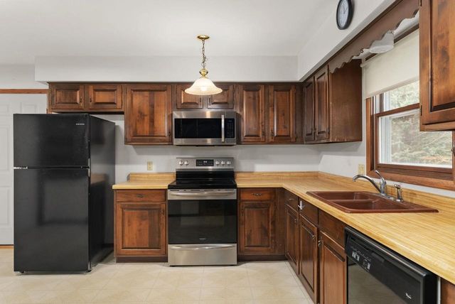 928 Columbia Drive, Janesville, WI 53546