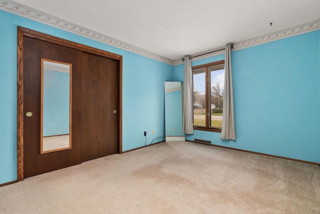 928 Columbia Drive, Janesville, WI 53546