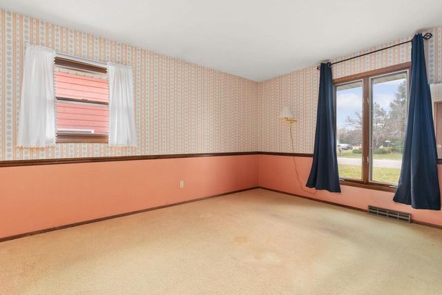 928 Columbia Drive, Janesville, WI 53546