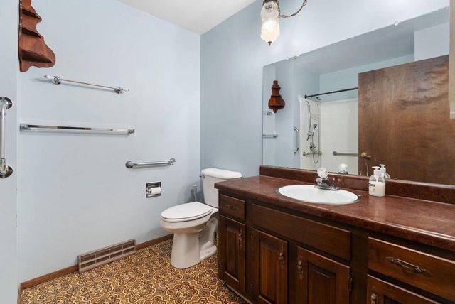 928 Columbia Drive, Janesville, WI 53546