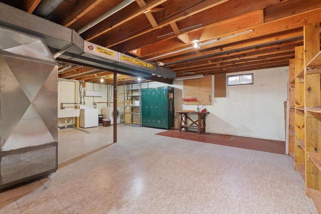 928 Columbia Drive, Janesville, WI 53546