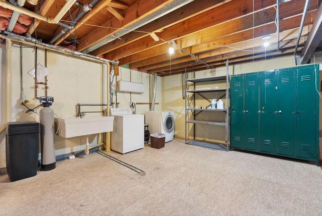 928 Columbia Drive, Janesville, WI 53546