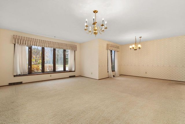 928 Columbia Drive, Janesville, WI 53546