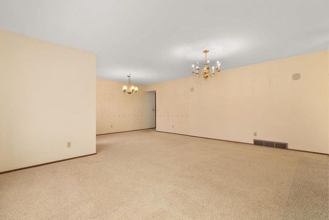 928 Columbia Drive, Janesville, WI 53546