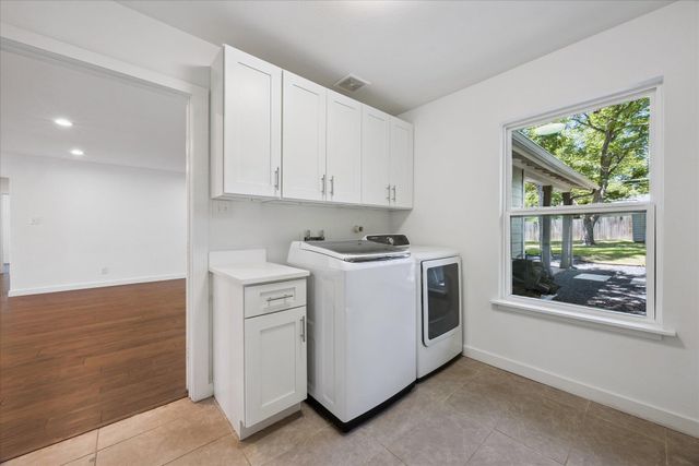 5304 Basswood LN, Austin, TX 78723