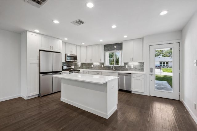 5304 Basswood LN, Austin, TX 78723