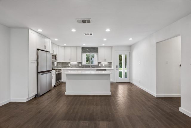 5304 Basswood LN, Austin, TX 78723