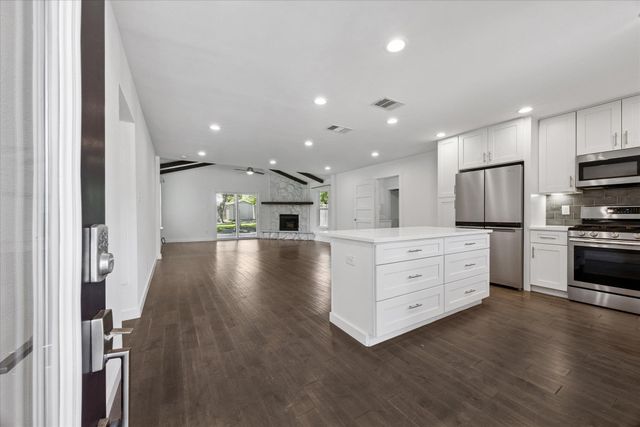 5304 Basswood LN, Austin, TX 78723