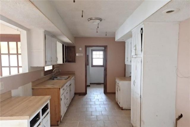 3820 SW Gamwell Road, Topeka, KS 66610