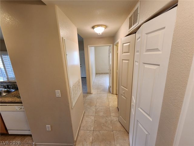 1050 East Cactus Avenue 1029, Las Vegas, NV 89183