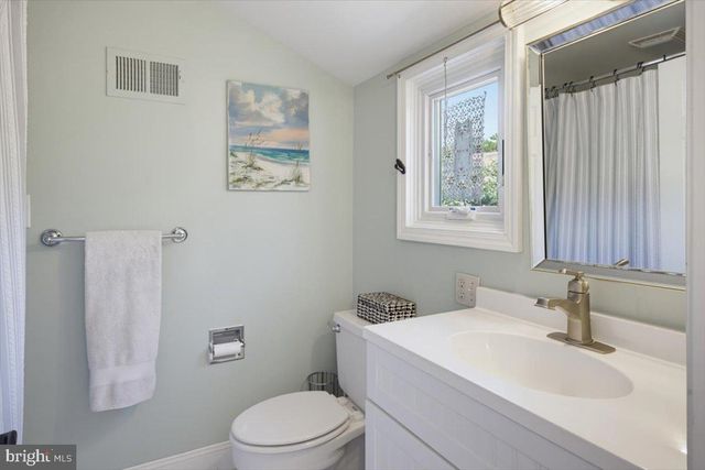 41 IVY RD, Wilmington, DE 19806