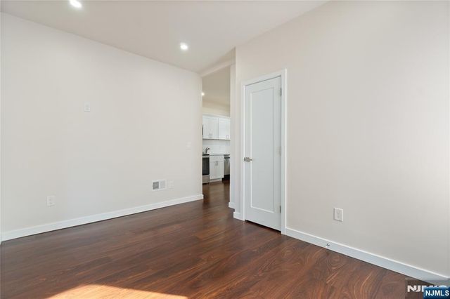 824 George Street 1st floor, Plainfield, NJ 07062