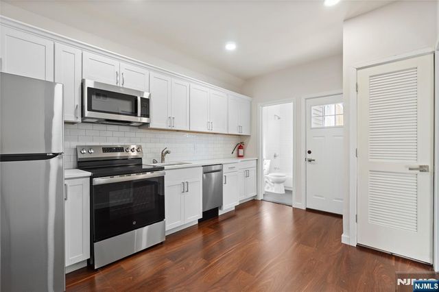 824 George Street 1st floor, Plainfield, NJ 07062