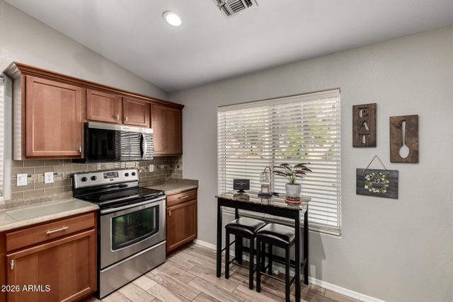 7001 N 28TH Drive, Phoenix, AZ 85051