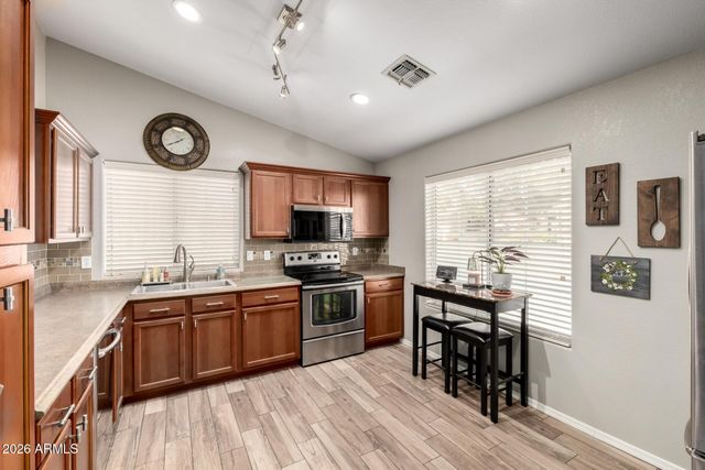 7001 N 28TH Drive, Phoenix, AZ 85051