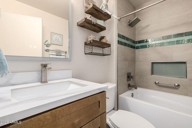 7001 N 28TH Drive, Phoenix, AZ 85051