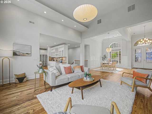 8512 Se CONSTANCE Dr, Happy Valley, OR 97086