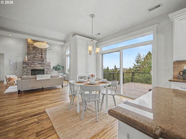 8512 Se CONSTANCE Dr, Happy Valley, OR 97086