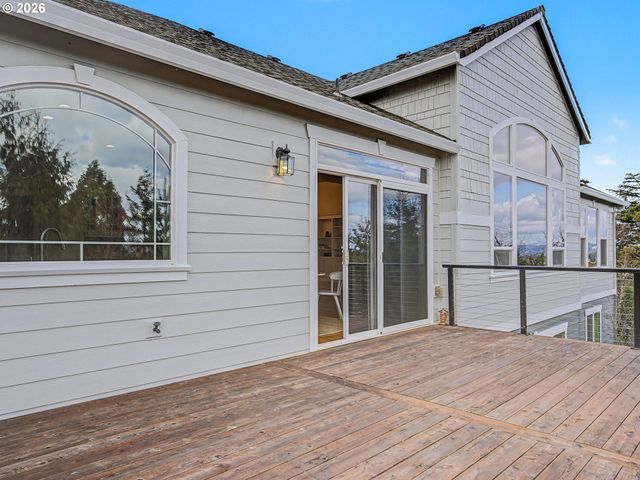 8512 Se CONSTANCE Dr, Happy Valley, OR 97086