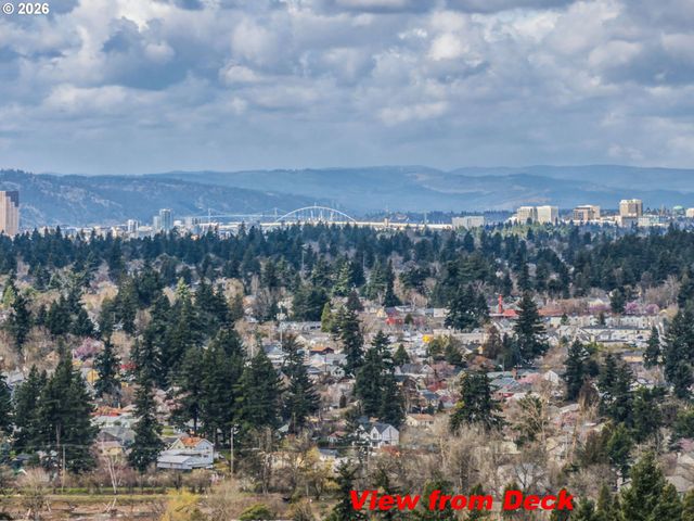 8512 Se CONSTANCE Dr, Happy Valley, OR 97086