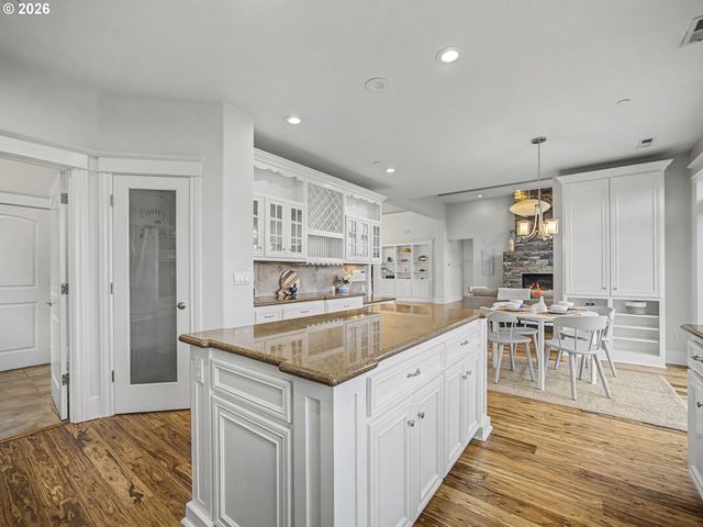 8512 Se CONSTANCE Dr, Happy Valley, OR 97086