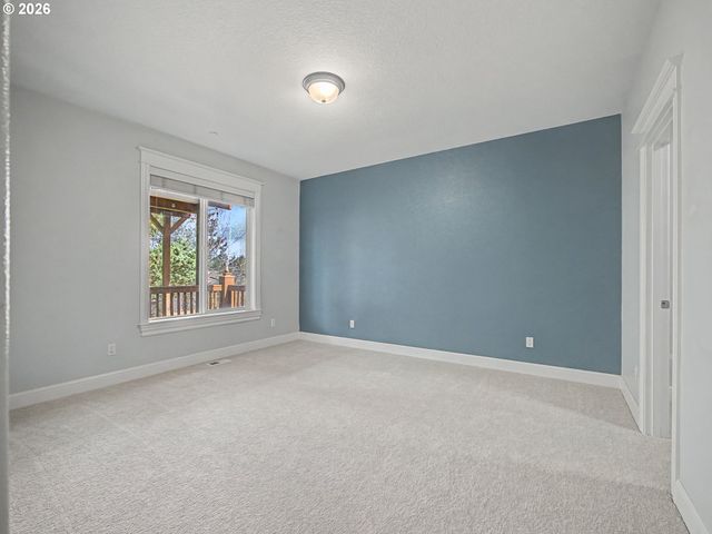 8512 Se CONSTANCE Dr, Happy Valley, OR 97086