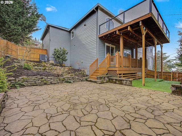 8512 Se CONSTANCE Dr, Happy Valley, OR 97086