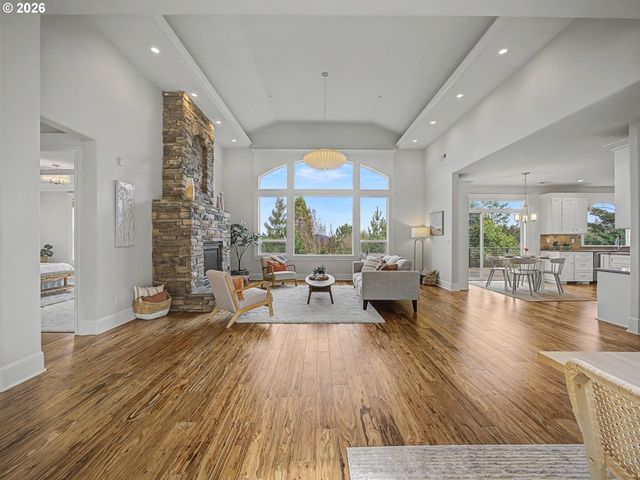 8512 Se CONSTANCE Dr, Happy Valley, OR 97086